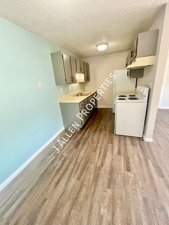 Photo - 1805 Parker Cir Unit C