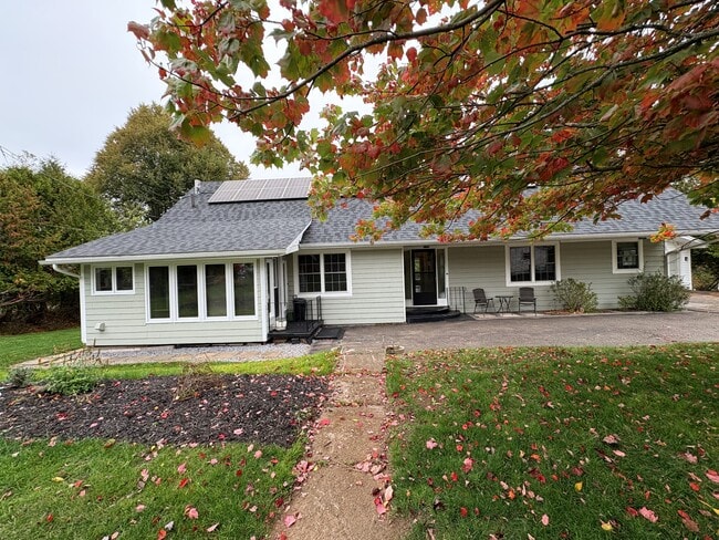 Photo - 61 Kennebecasis Dr