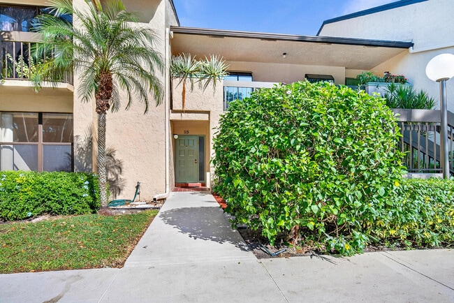 Photo - 5021 Oakhill Ln Unit 115