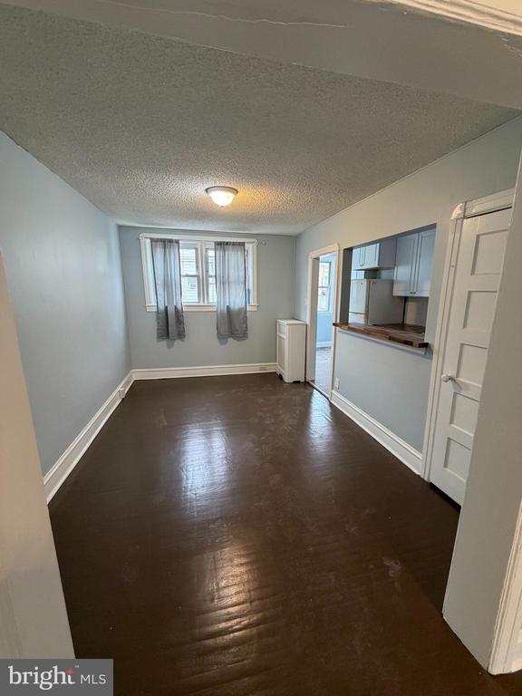 Photo - 517 Littlecroft Rd