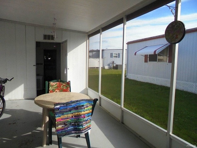 SCREENED ROOM SHOWING SHED