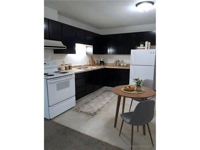 Photo - 303 1st St SW