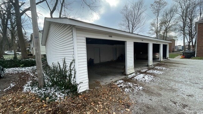 Building Photo - 2017 Elmwood Ave Unit 2017 Elmwood Ave.