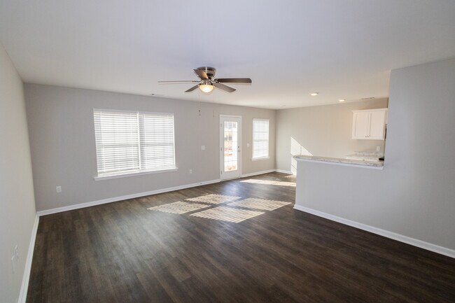 Photo - 143 Callaway Cres