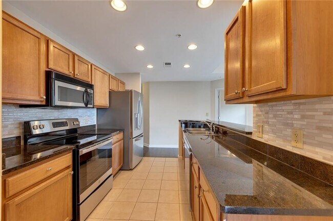 Photo - 3040 Peachtree Rd NW Unidad 704