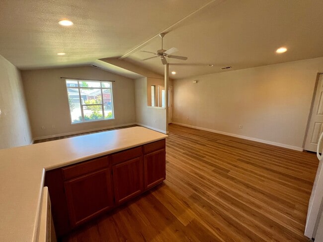 Photo - 2524 Parkwood Village Ln