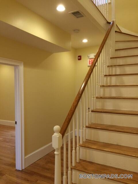 Photo - 208 Holland St Unit 2