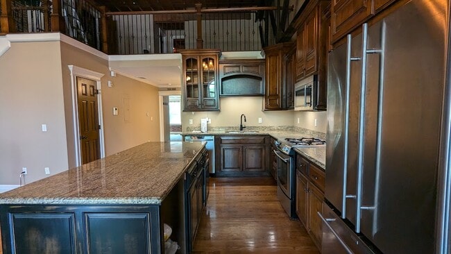 Photo - 1715 Summit St Unit 205