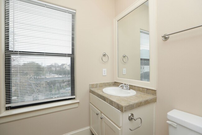 Building Photo - 1205 Birdsall St