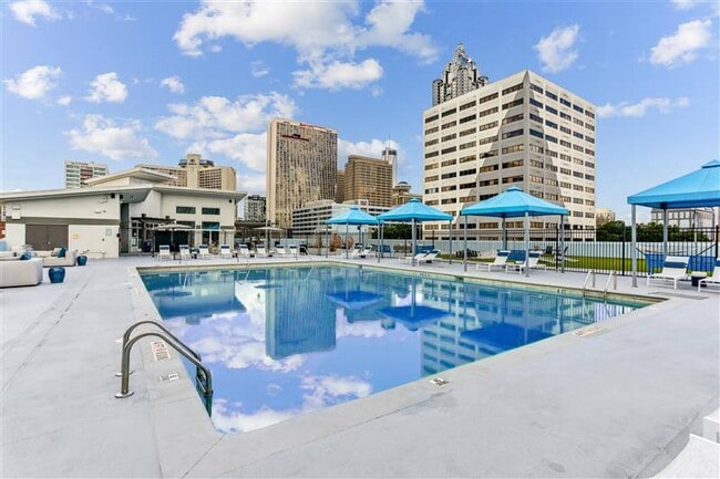 Building Photo - Skyline ATL Rental