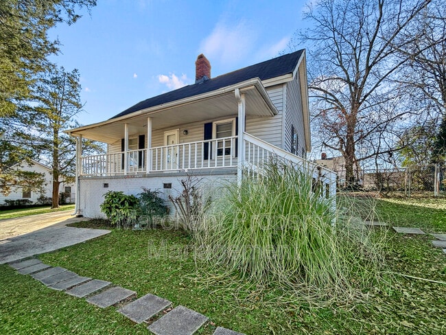 Photo - 1 Traction St