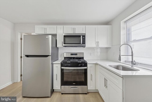 Building Photo - 1626 N 17th St Unit 301