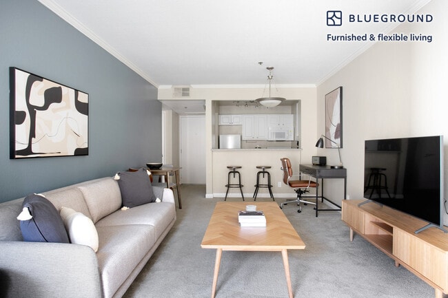 Photo - 1710 N Fuller Ave Unidad FL4-ID852