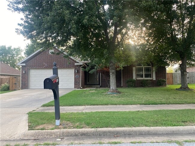 Photo - 2949 Bluegrass Pl