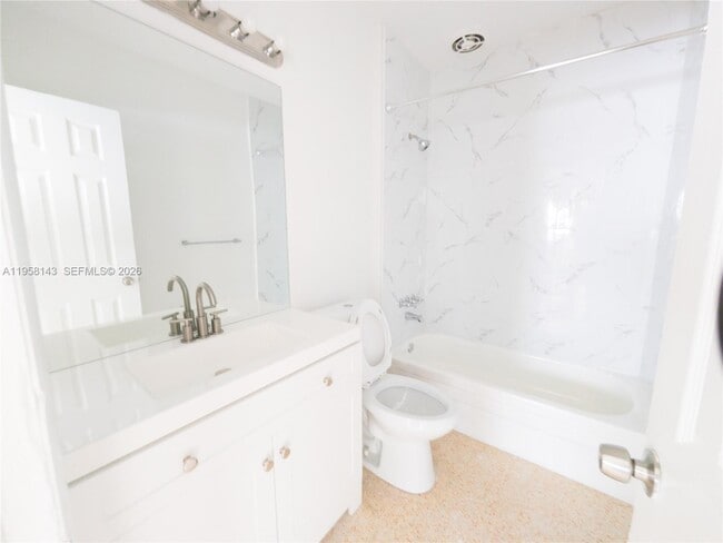 Photo - 1590 NE 127th St Unit 206