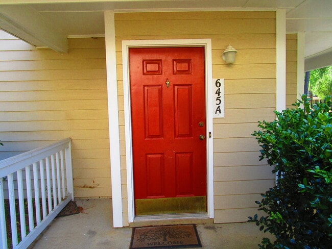 Photo - 645 Archdale Dr