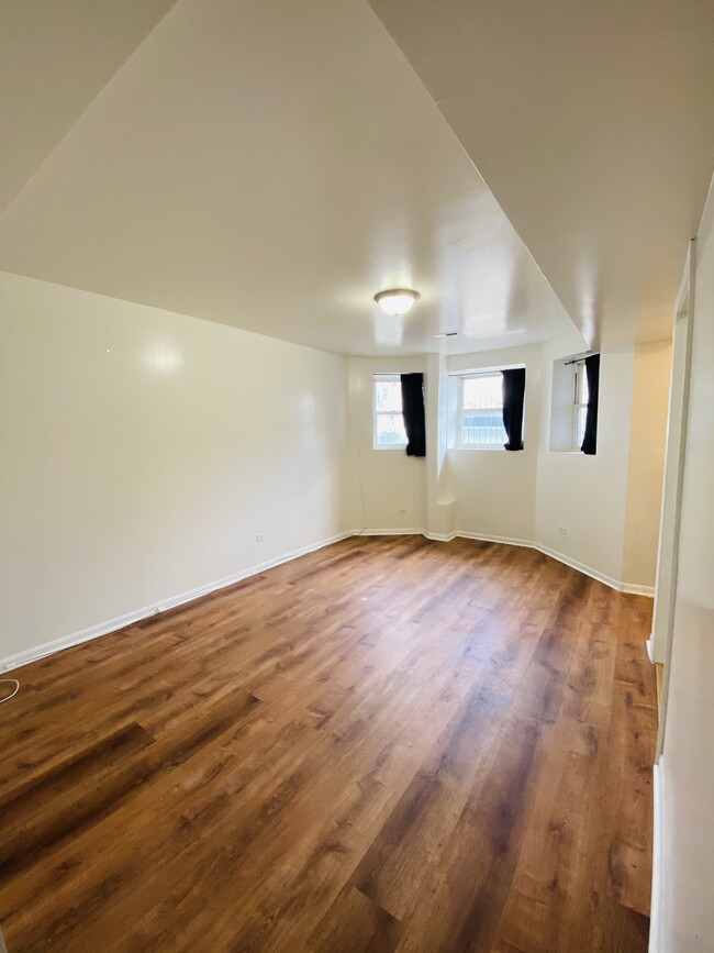 Photo - 3604 W Diversey Ave Apartamentos Unidad G