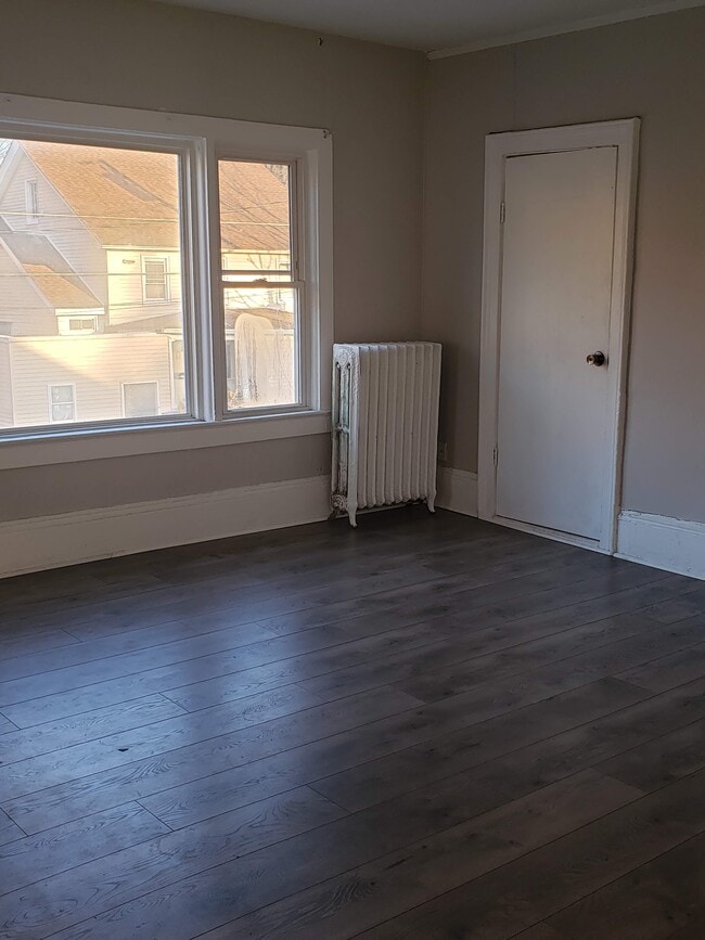 8 Warren St Unit #3