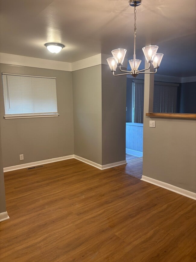 Photo - 1034 McKeighan Ave