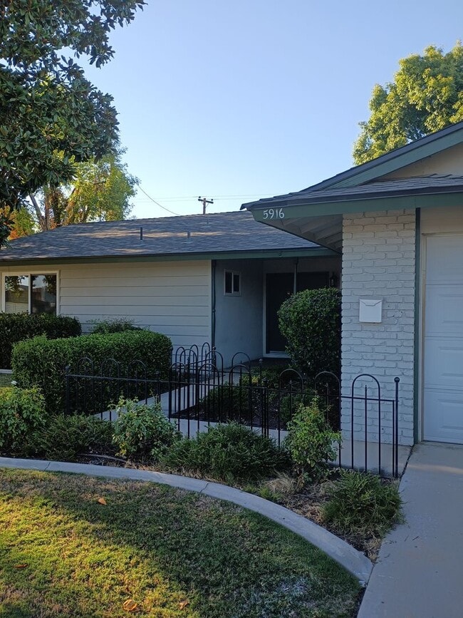 Building Photo - 5916 Daggett Ave Rental