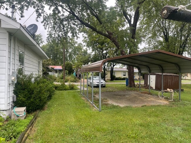 Building Photo - 2 bedroom Single Family For Rent