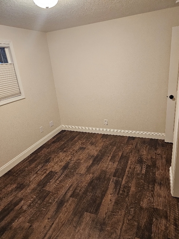 Photo - 905 Denise Ct SE