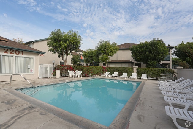 Summerhill Village Apartments