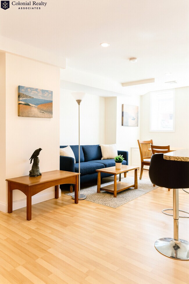 Photo - 10 Strathmore Rd Unidad B1 Rental