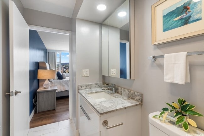 Photo - 400 Hobron Ln