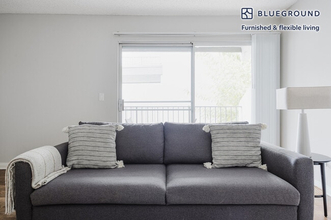 Photo - 3943 Veselich Ave Unidad SI FL2-ID1291