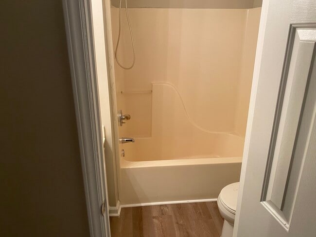 Photo - 940 Center St