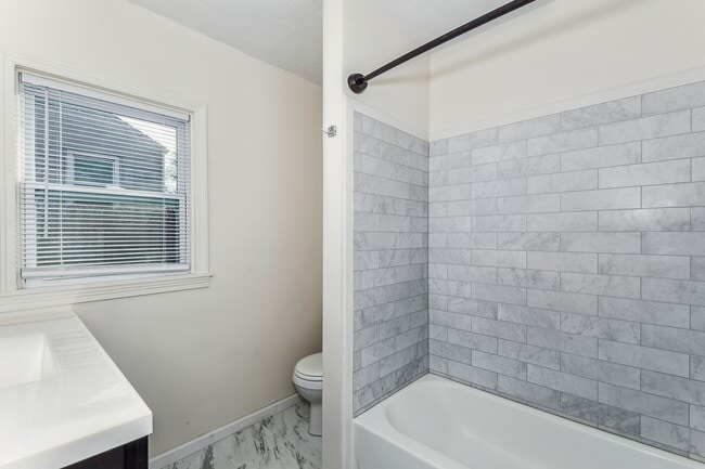 Photo - Bright and Spacious 2 Bedroom Duplex!