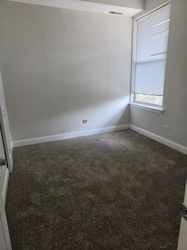 3143 W Warren Blvd Unit 3143 - 2