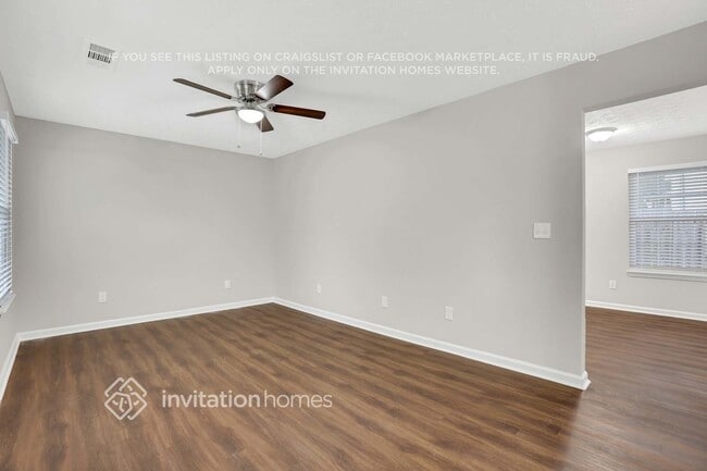 Photo - 8116 Collier St SW