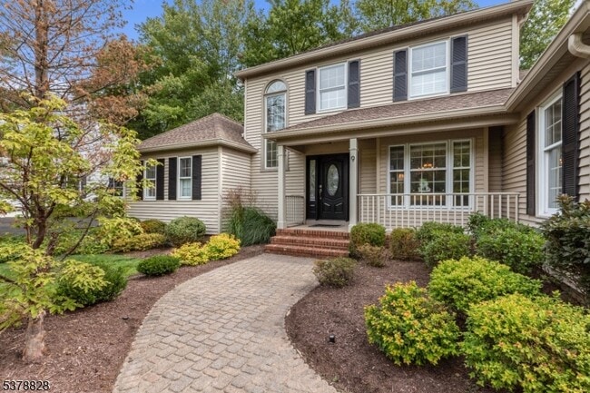 Photo - 9 Strawberry Ln