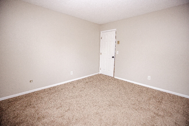 Photo - 6730 Hill Ave Unit 205