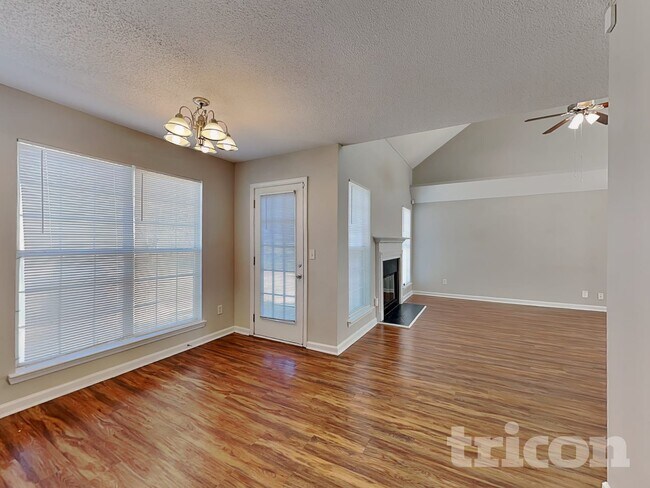 Photo - 105 River View Ct