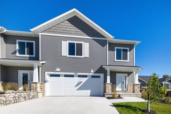 Building Photo - 1380 Autumn Ridge Ln