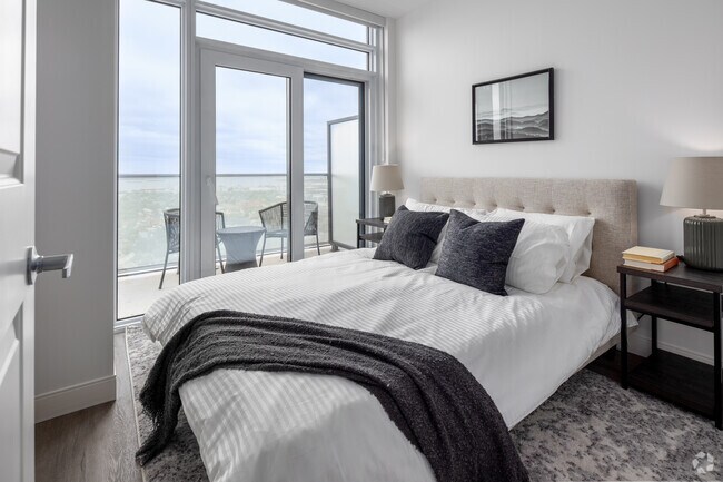2 BR, 2 BA - 789 SF