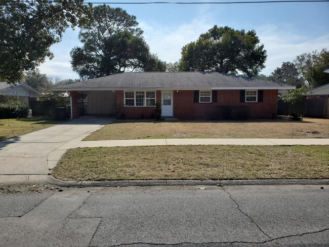 Photo - 113 Destin Dr NW
