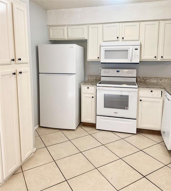 Photo - 112 Cockerham St