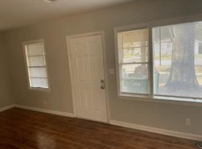 Photo - Mid-Century Modern