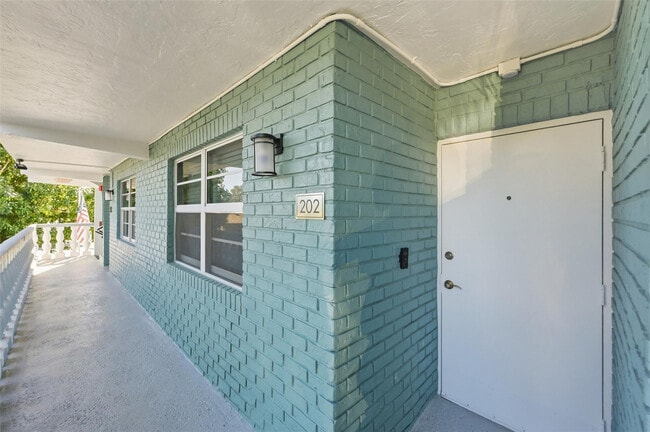 Photo - 801 NE 18th Ct Unidad 202