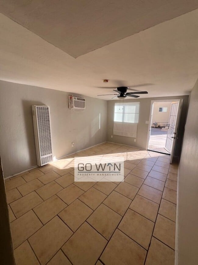 Building Photo - 1836 E Harvard St Unit B