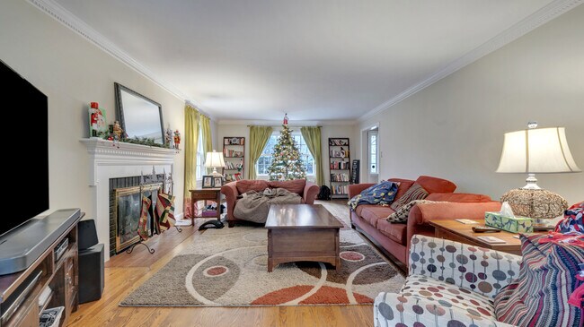 Building Photo - 4051 N Stuart St