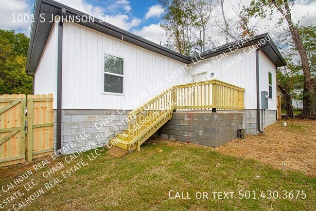 Photo - 1001 Johnson St