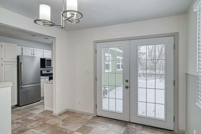 Photo - 2423 S 51st Ct