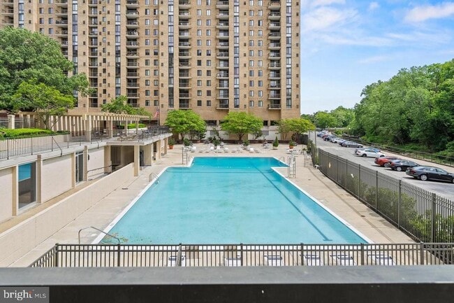 Photo - 4600 S Four Mile Run Dr Unidad 1203