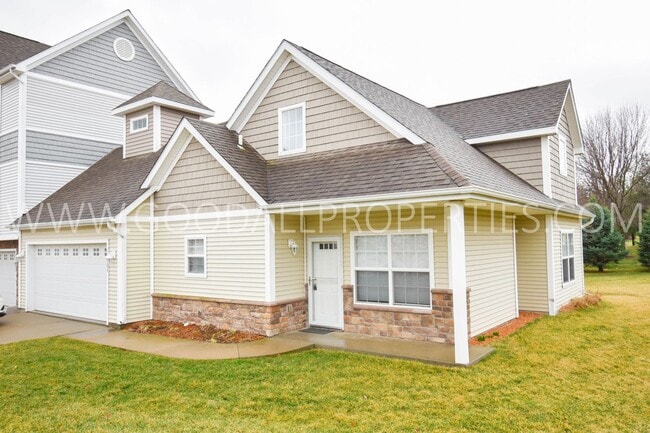 1 1/2 Story 3 Bedroom Townhome in Urbandale - 1 1/2 Story 3 Bedroom Townhome in Urbandale