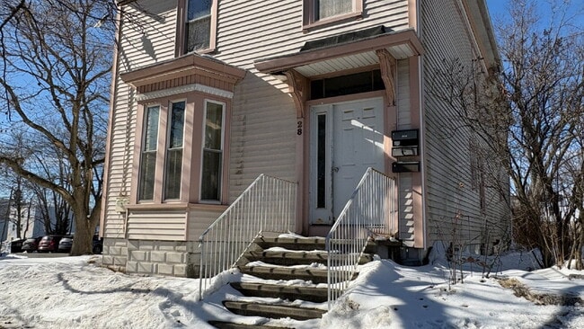 Photo - Spacious 2 Bed, 1 Bath Apartment – Portland – $2,199/month Unit 1